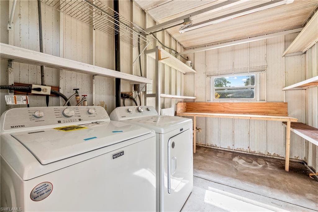 40 Le Mans Dr, Naples, FL 34112-22