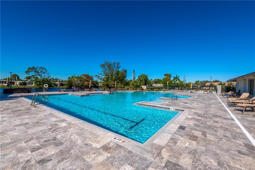 40 Le Mans Dr, Naples, FL 34112-23