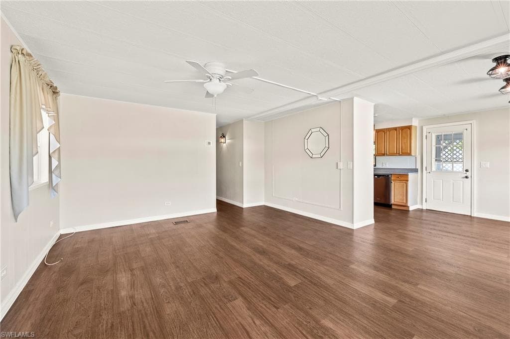 40 Le Mans Dr, Naples, FL 34112-4