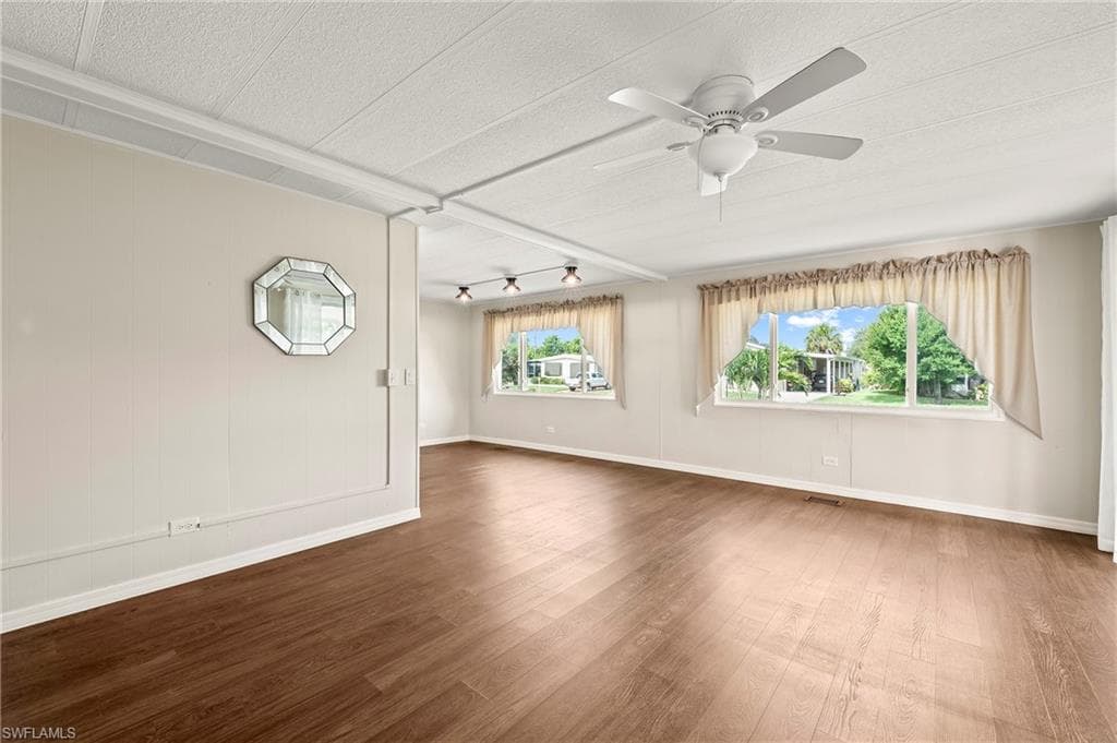 40 Le Mans Dr, Naples, FL 34112-5