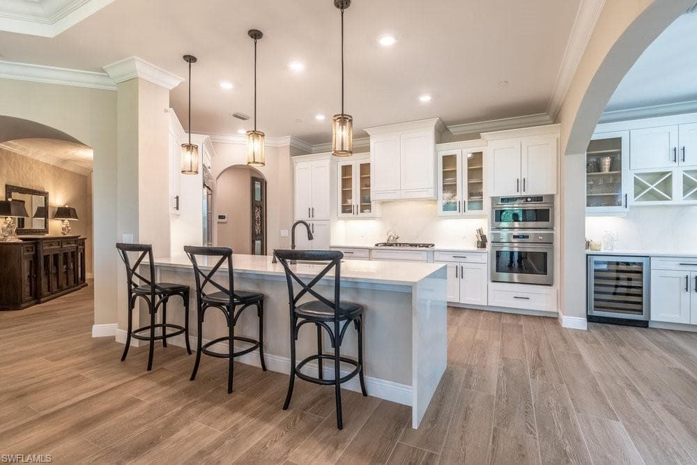 16375 Viansa Way 102, Naples, FL 34110-11