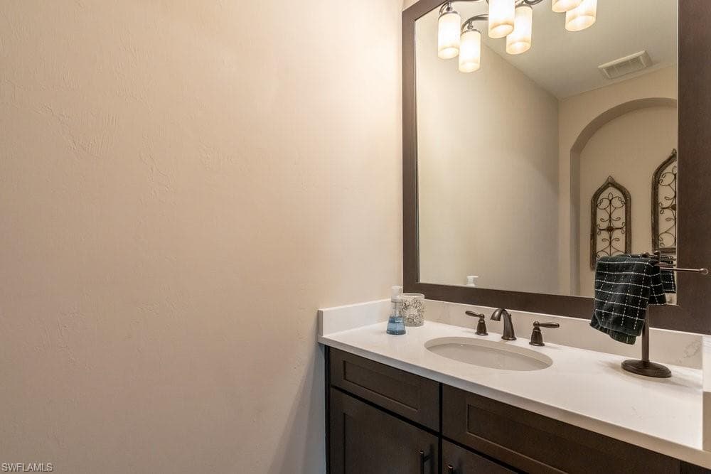 16375 Viansa Way 102, Naples, FL 34110-15
