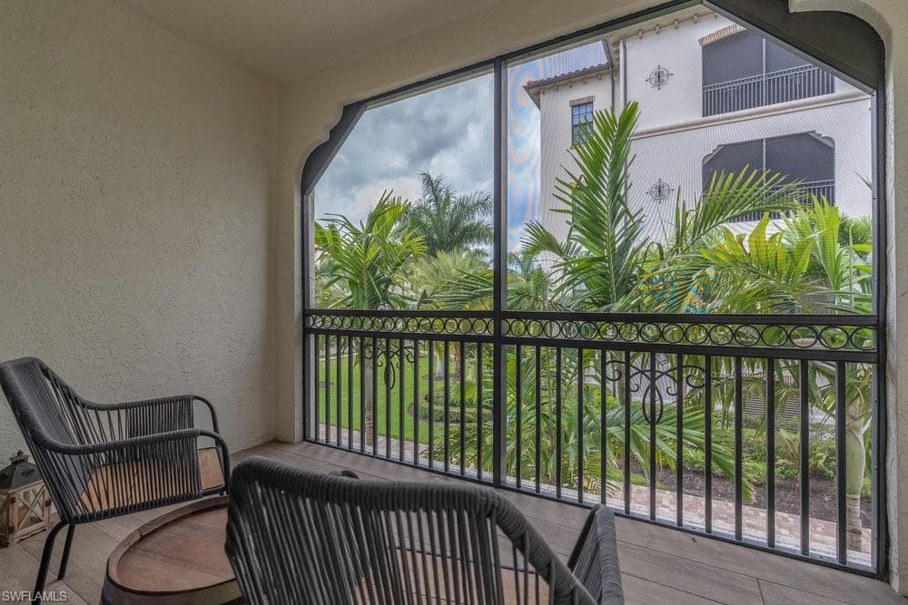 16375 Viansa Way 102, Naples, FL 34110-33