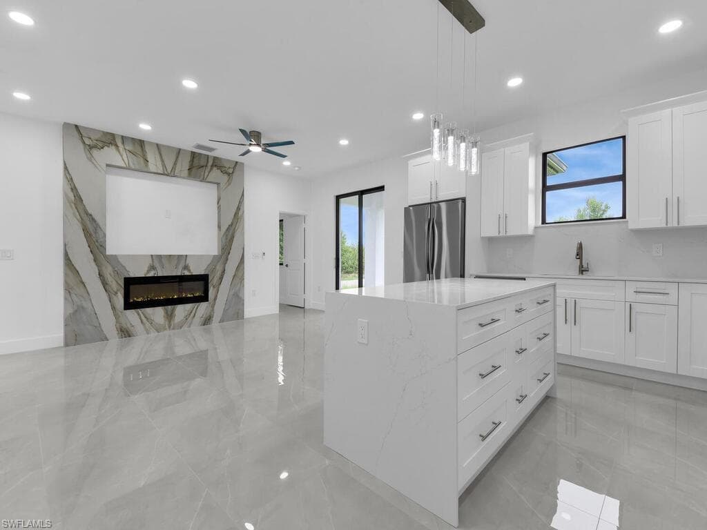 3301 8th St SW, Lehigh Acres, FL 33976-1