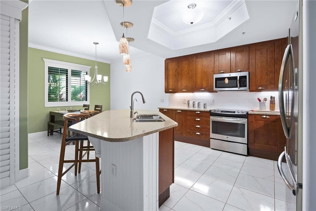 965 Sandpiper St J106, Naples, FL 34102-9