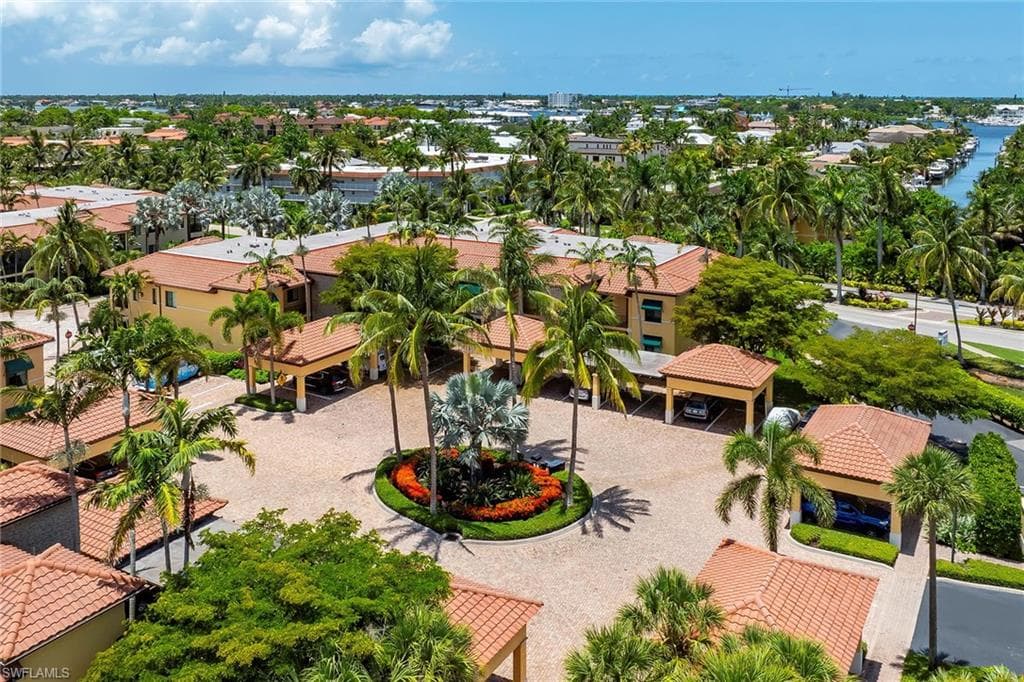 965 Sandpiper St J106, Naples, FL 34102-1