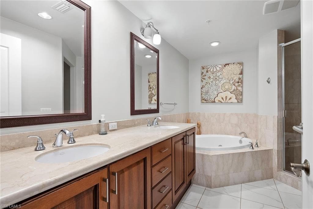 965 Sandpiper St J106, Naples, FL 34102-21