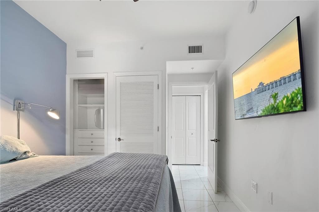 965 Sandpiper St J106, Naples, FL 34102-25