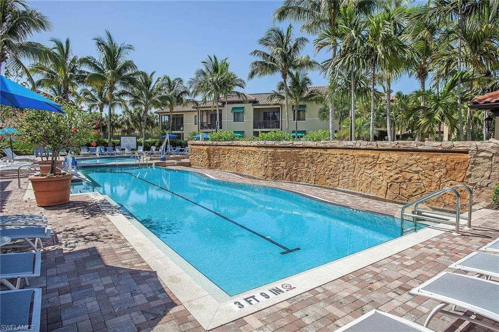 965 Sandpiper St J106, Naples, FL 34102-38