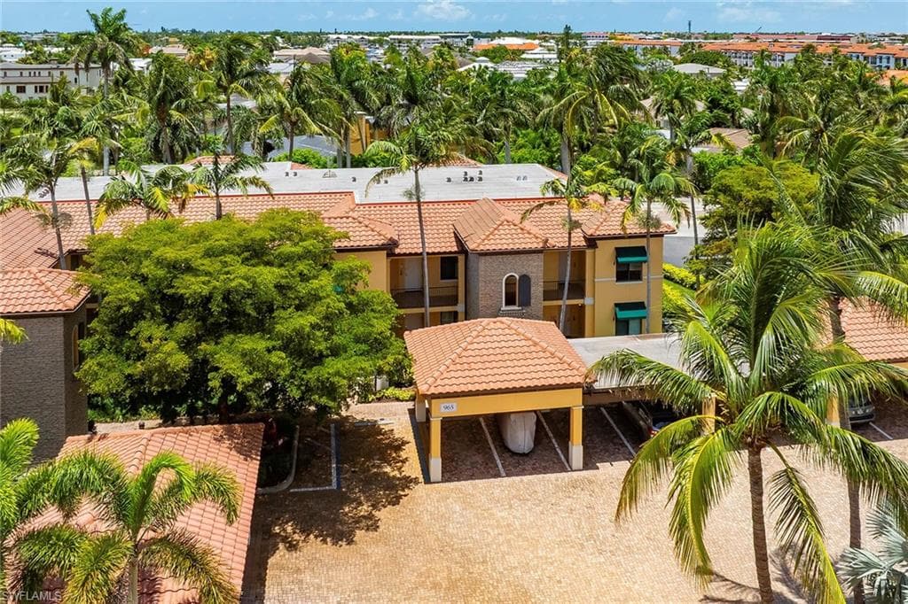 965 Sandpiper St J106, Naples, FL 34102-3