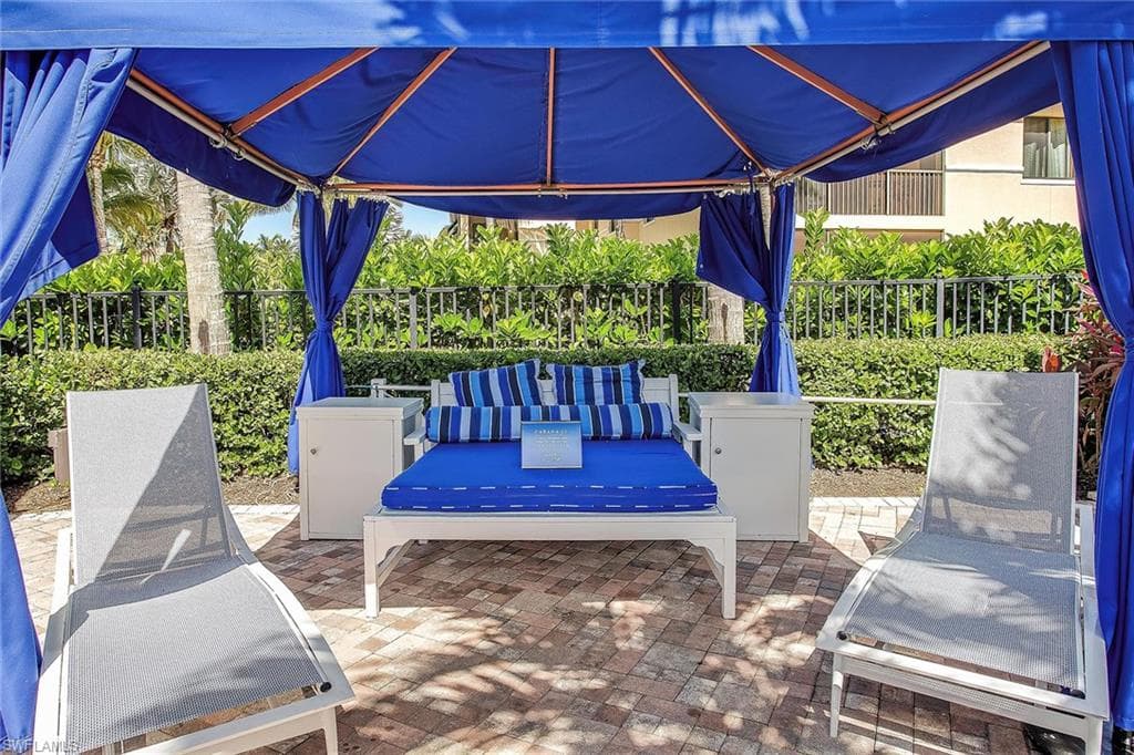 965 Sandpiper St J106, Naples, FL 34102-40
