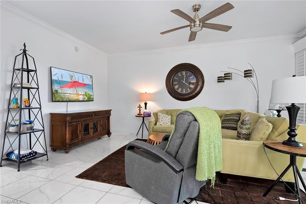965 Sandpiper St J106, Naples, FL 34102-8