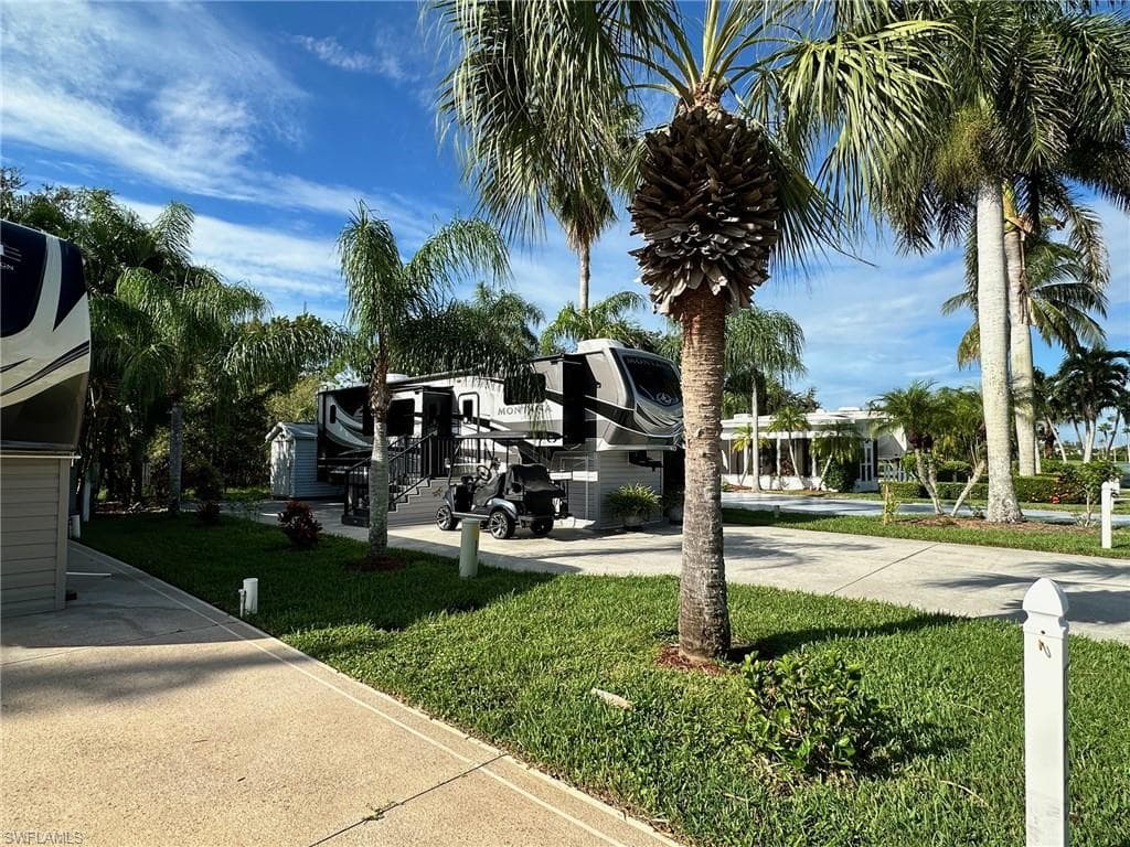 1678 Diamond Lake Cir, Naples, FL 34114-11