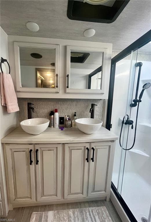 1678 Diamond Lake Cir, Naples, FL 34114-22
