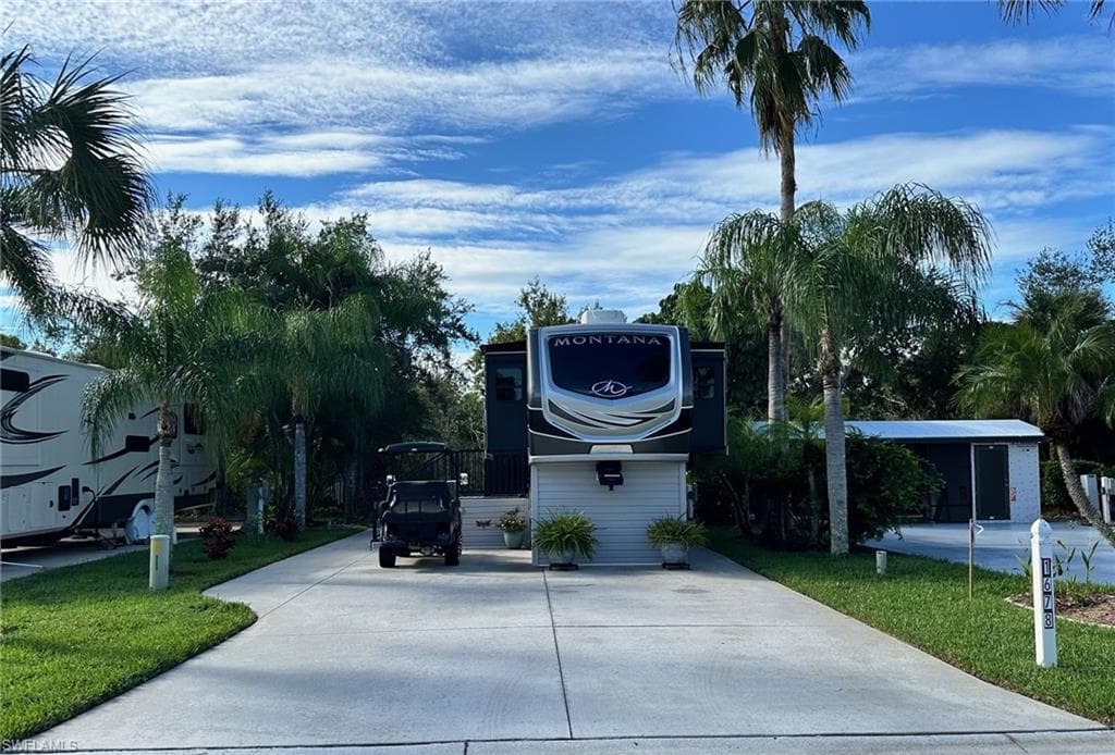 1678 Diamond Lake Cir, Naples, FL 34114-3