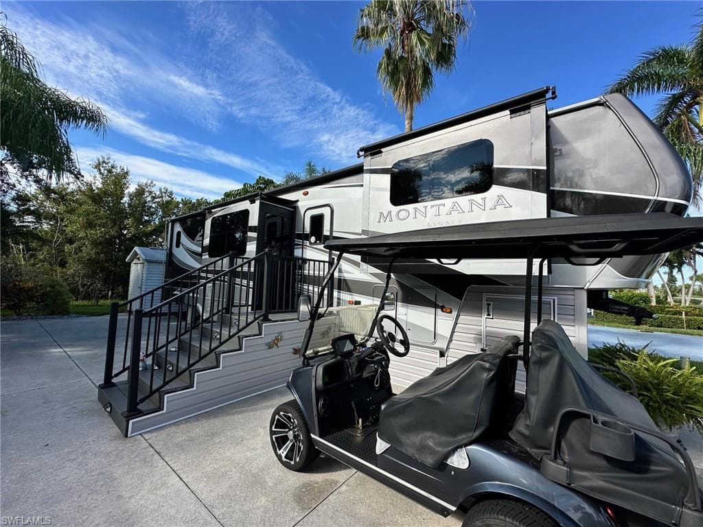 1678 Diamond Lake Cir, Naples, FL 34114-4