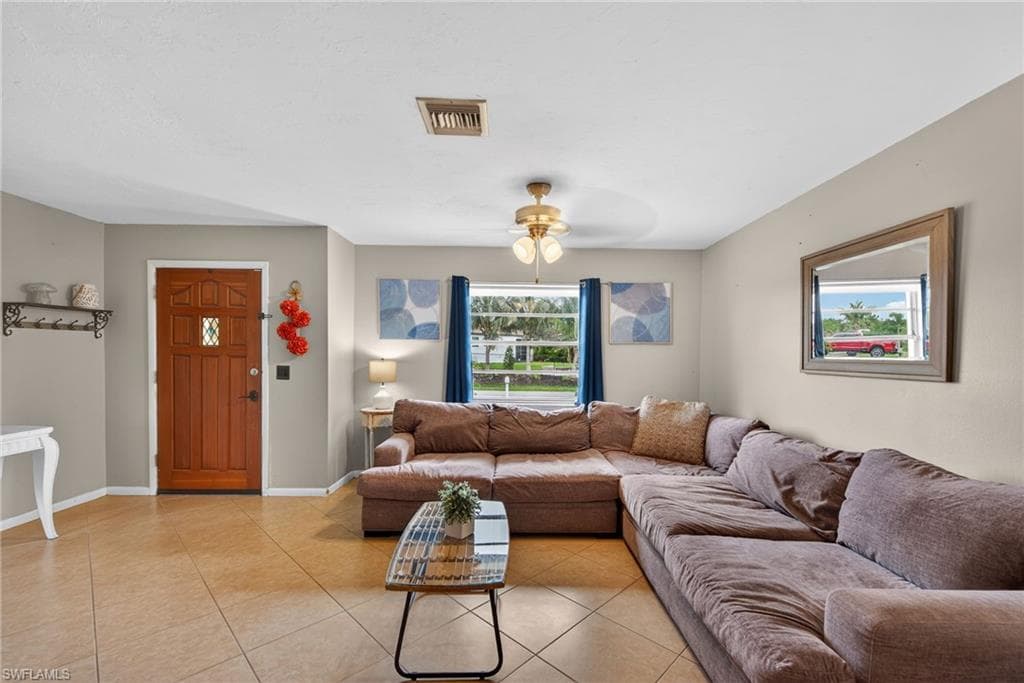 7416 Pine Dr, Fort Myers, FL 33967-10