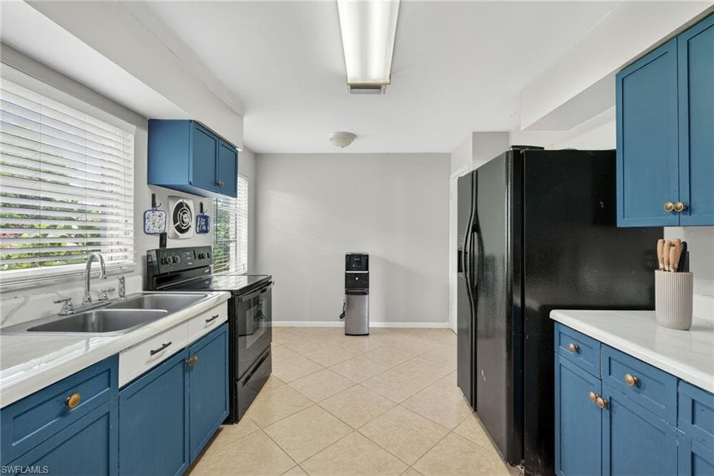 7416 Pine Dr, Fort Myers, FL 33967-15