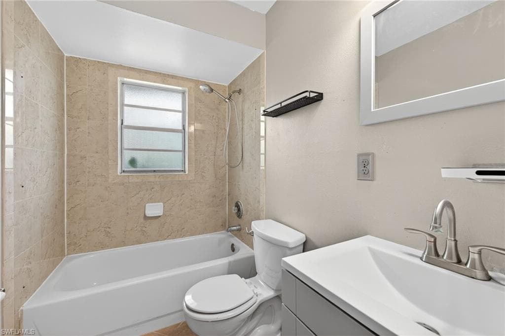 7416 Pine Dr, Fort Myers, FL 33967-18