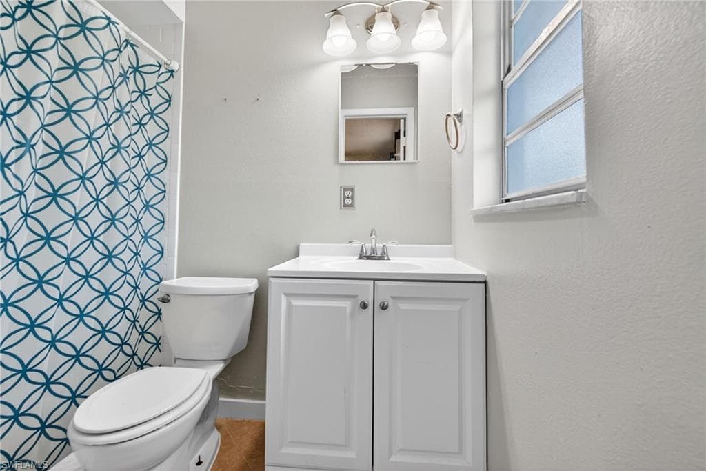 7416 Pine Dr, Fort Myers, FL 33967-24