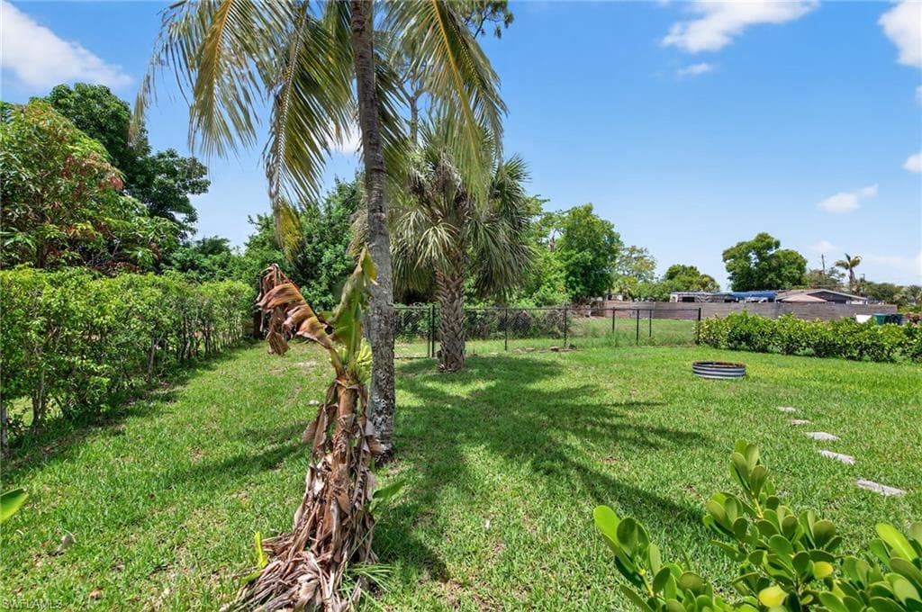 7416 Pine Dr, Fort Myers, FL 33967-26