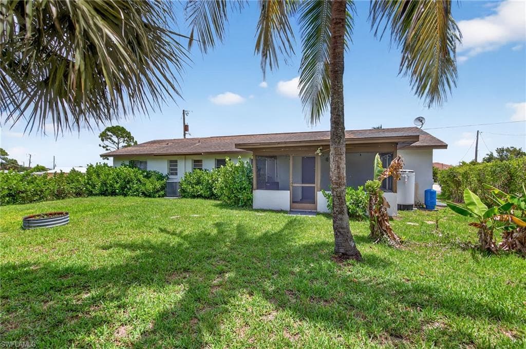 7416 Pine Dr, Fort Myers, FL 33967-27