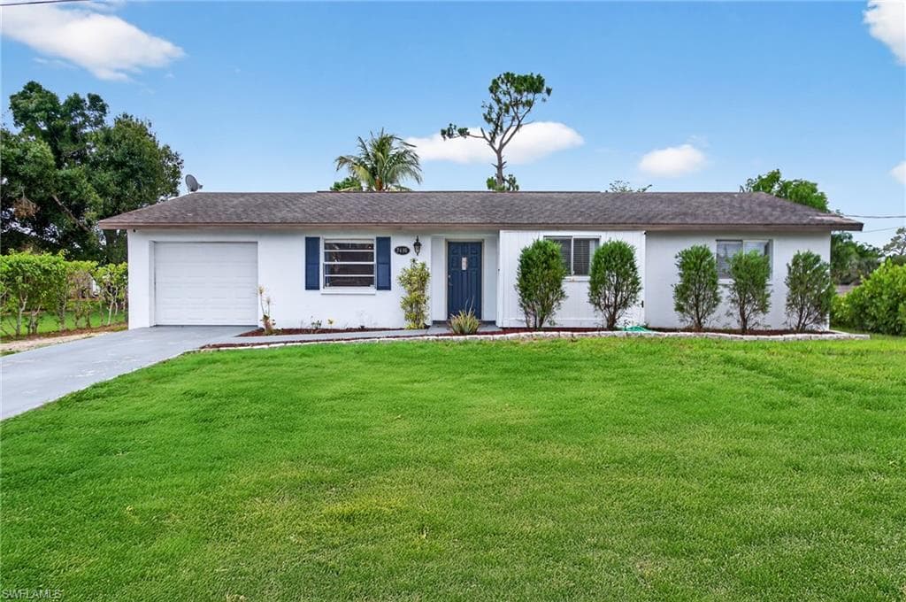 7416 Pine Dr, Fort Myers, FL 33967-1