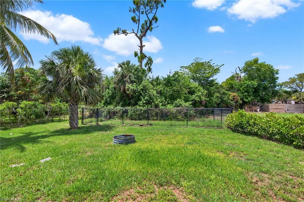 7416 Pine Dr, Fort Myers, FL 33967-30