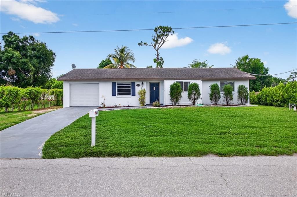 7416 Pine Dr, Fort Myers, FL 33967-3