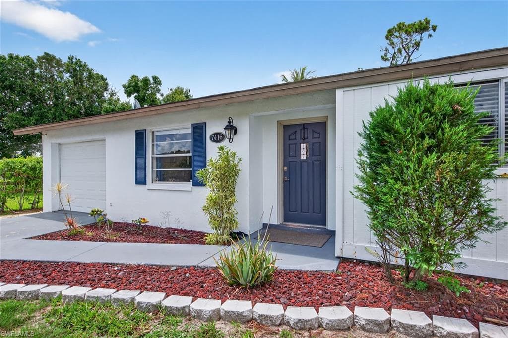 7416 Pine Dr, Fort Myers, FL 33967-5