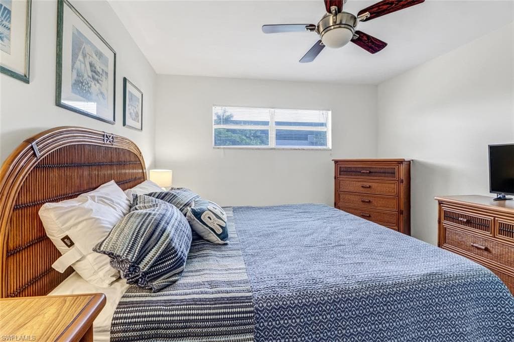 1100 8th Ave S 211b, Naples, FL 34102-21
