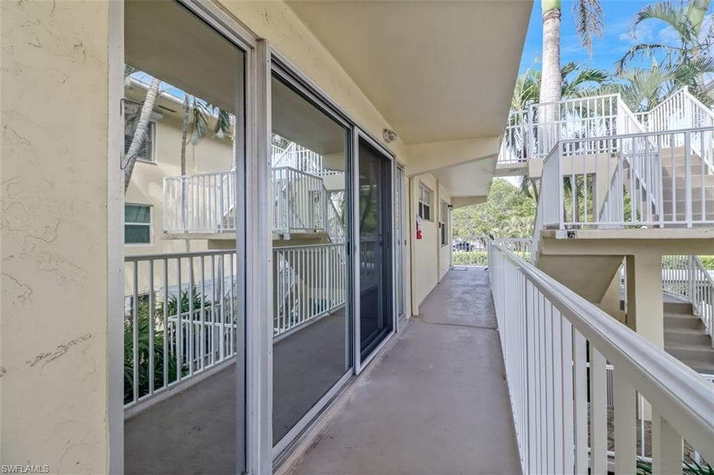 1100 8th Ave S 211b, Naples, FL 34102-25