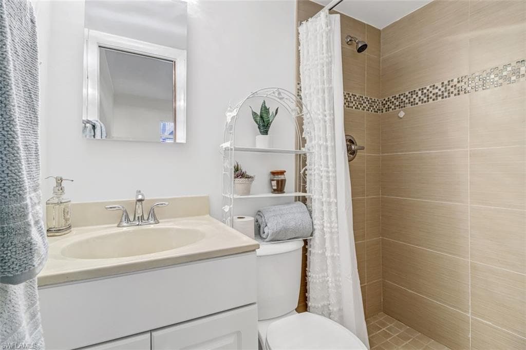 1100 8th Ave S 211b, Naples, FL 34102-4