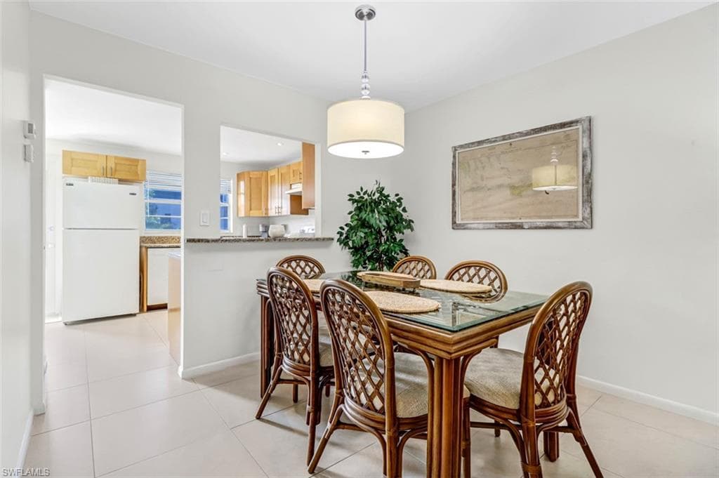 1100 8th Ave S 211b, Naples, FL 34102-8