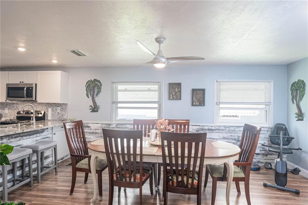513 Cape Florida Ln, Naples, FL 34104-12