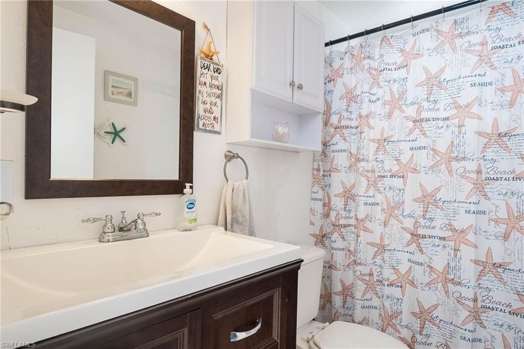 513 Cape Florida Ln, Naples, FL 34104-21