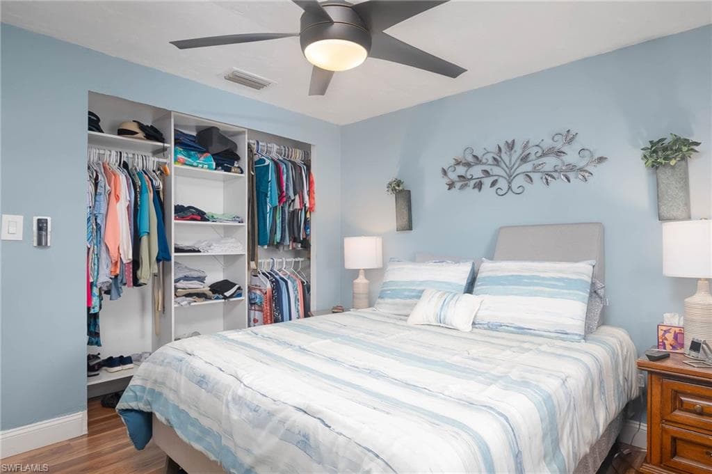 513 Cape Florida Ln, Naples, FL 34104-23