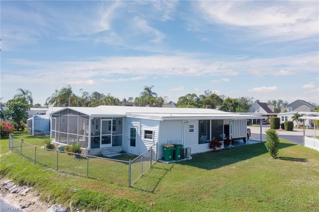 513 Cape Florida Ln, Naples, FL 34104-33