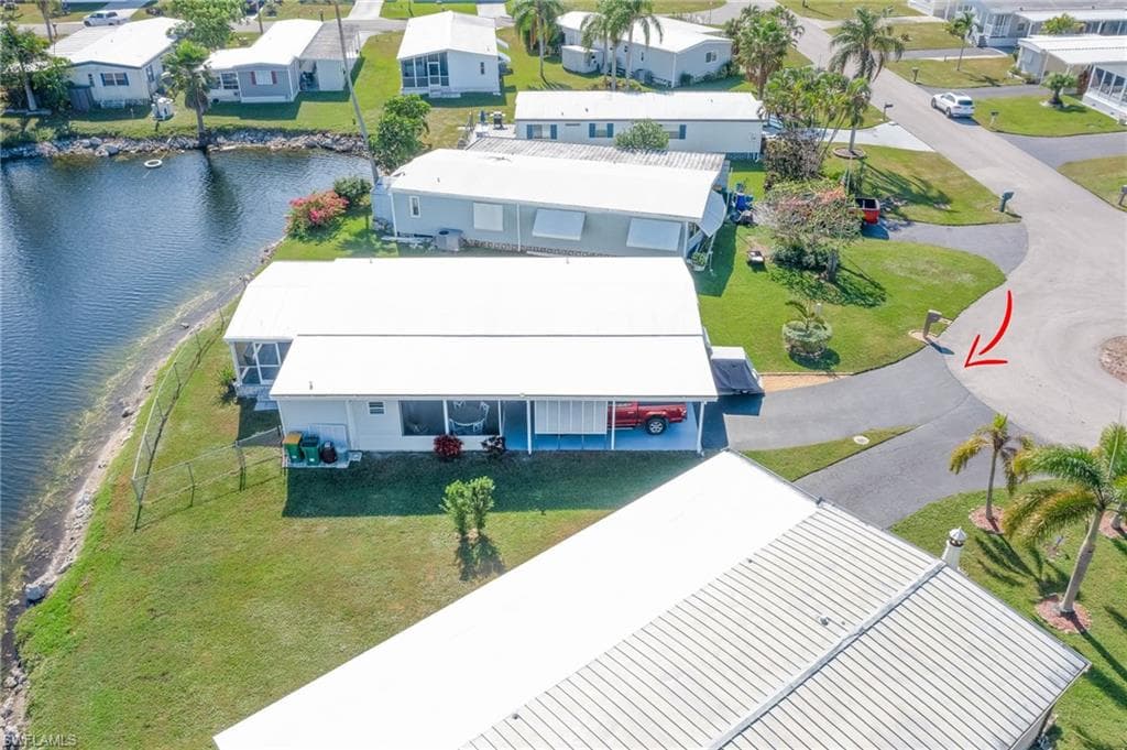 513 Cape Florida Ln, Naples, FL 34104-34