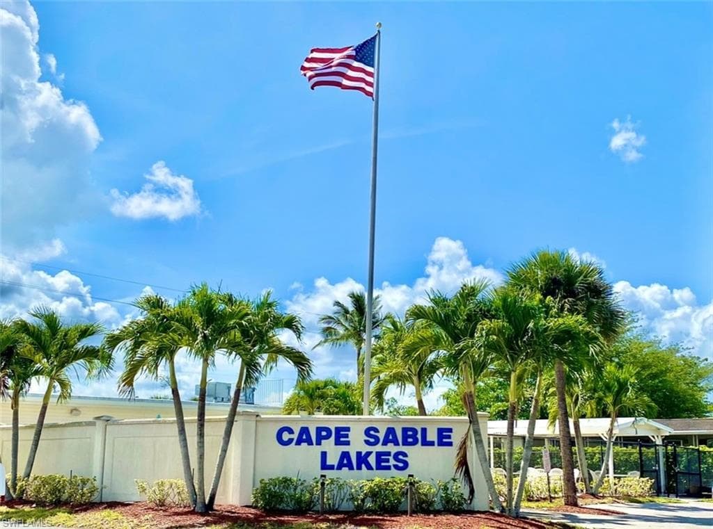 513 Cape Florida Ln, Naples, FL 34104-39