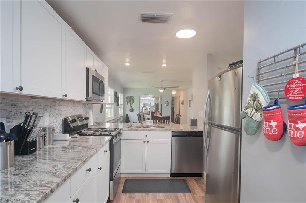513 Cape Florida Ln, Naples, FL 34104-7