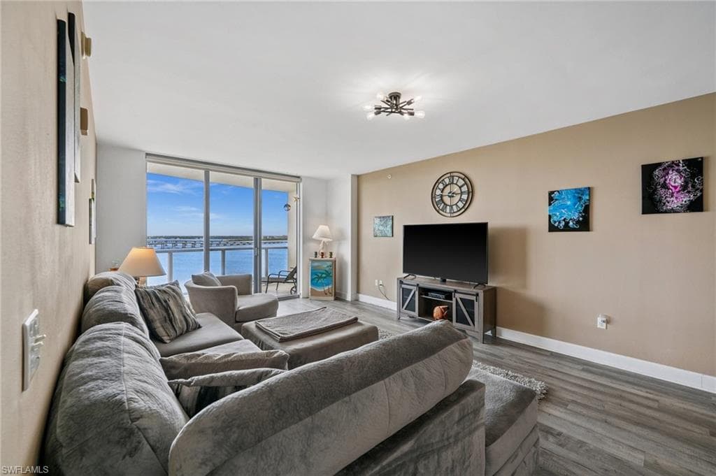 3000 Oasis Grand Blvd 1702, Fort Myers, FL 33916-11