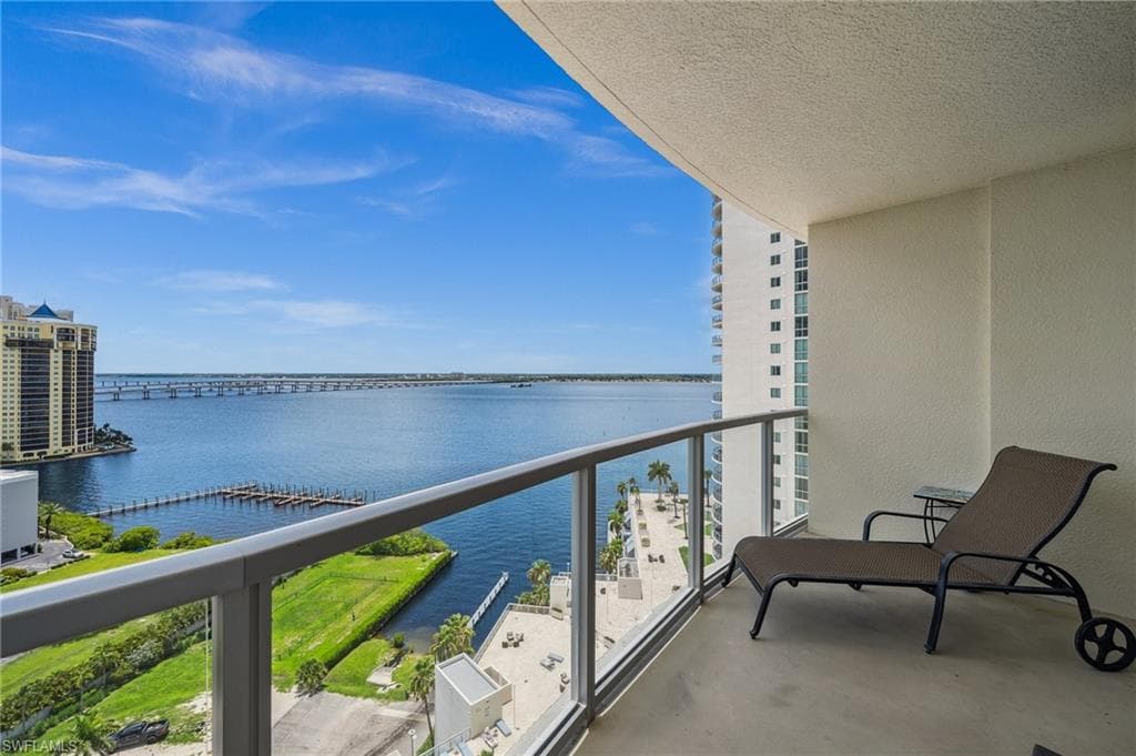 3000 Oasis Grand Blvd 1702, Fort Myers, FL 33916-17