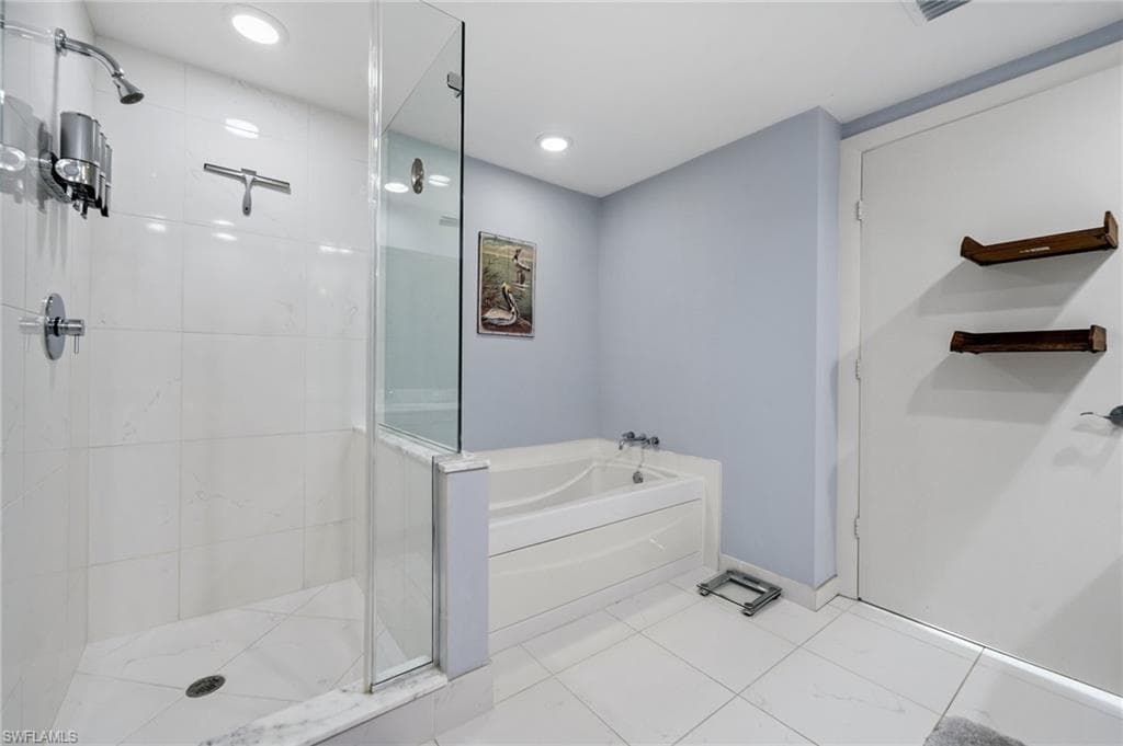 3000 Oasis Grand Blvd 1702, Fort Myers, FL 33916-32
