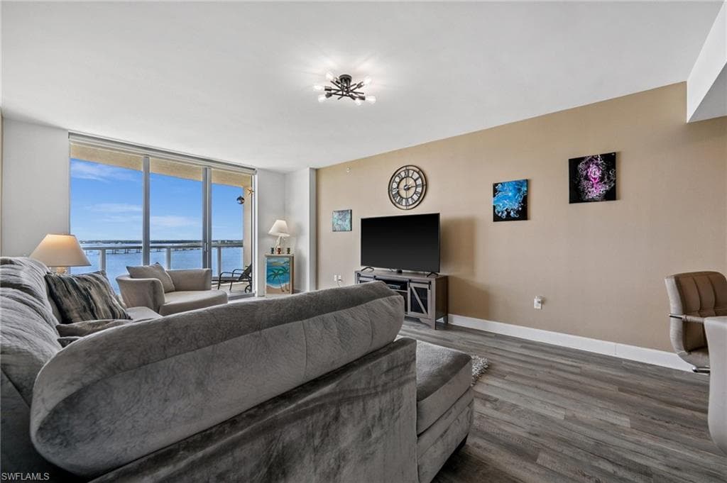 3000 Oasis Grand Blvd 1702, Fort Myers, FL 33916-8