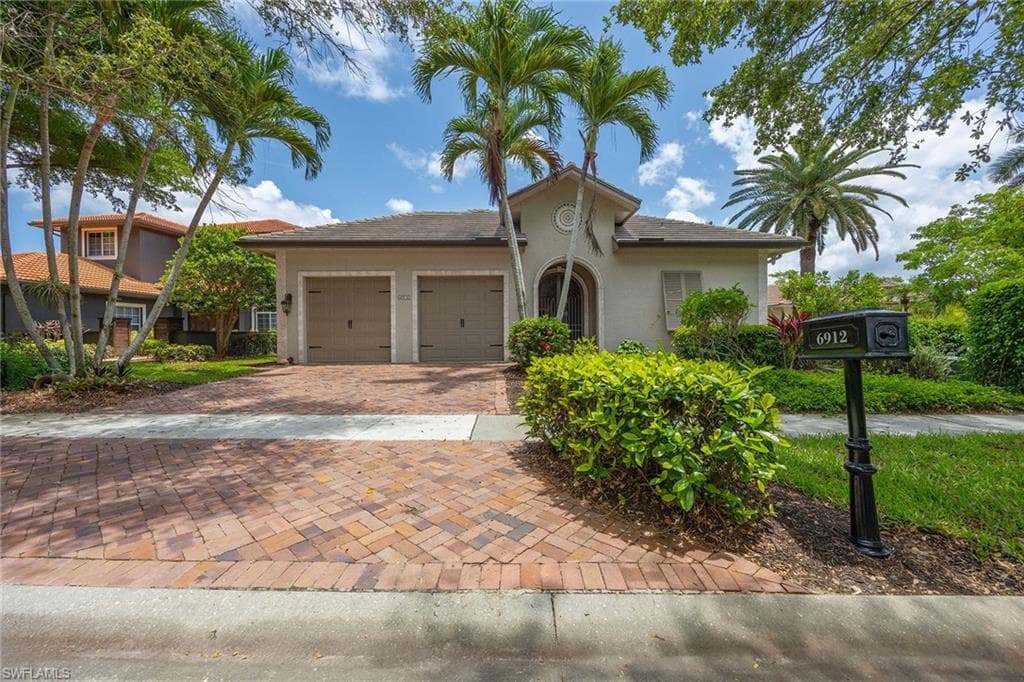 6912 Anthurium Ln, Naples, FL 34113-1