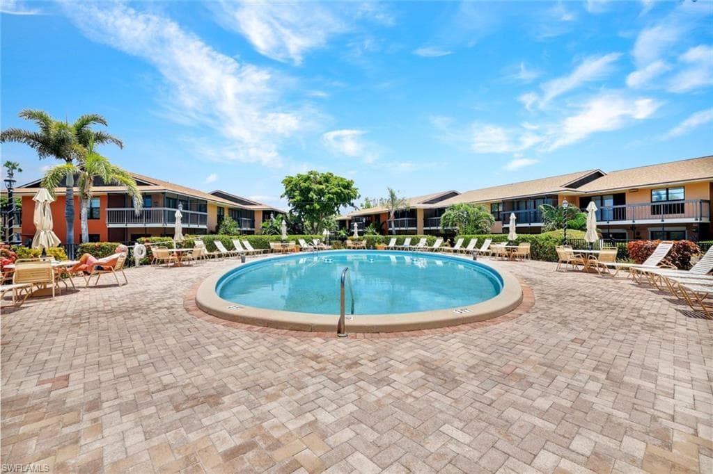 61 Greenbrier St 7-207, Marco Island, FL 34145-18