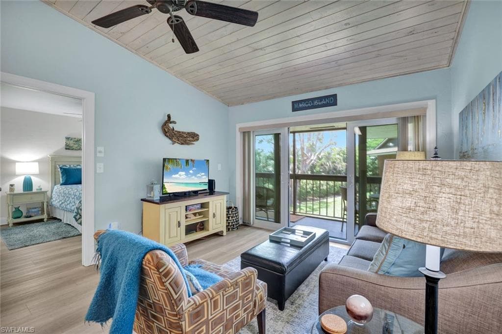 61 Greenbrier St 7-207, Marco Island, FL 34145-4