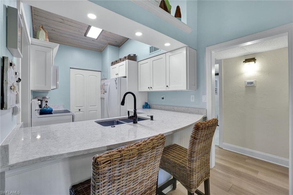 61 Greenbrier St 7-207, Marco Island, FL 34145-8