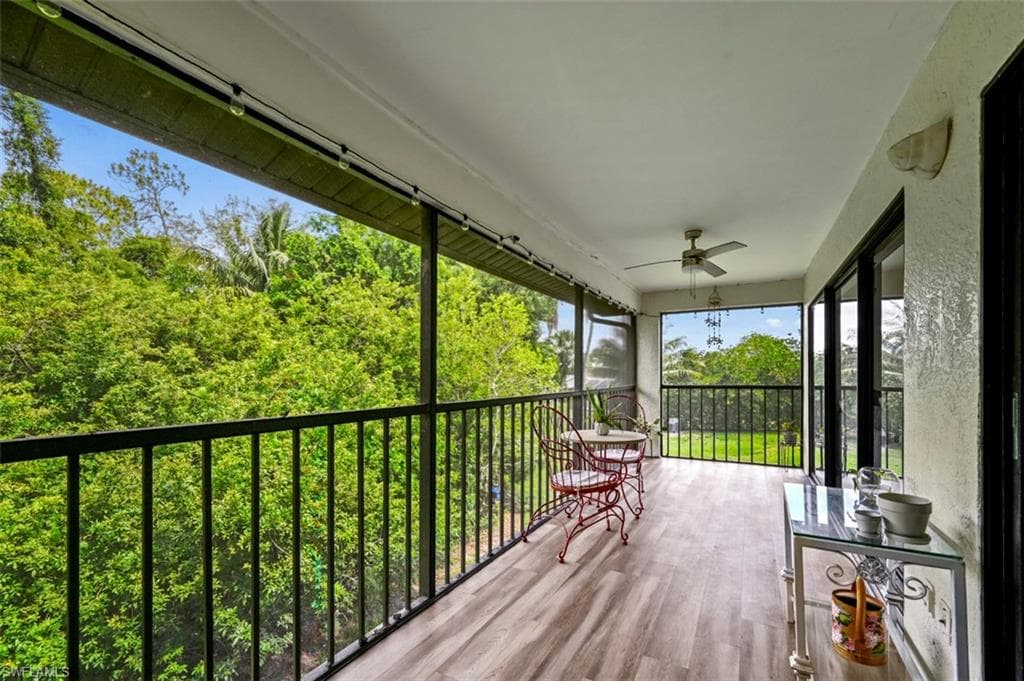 240 Pebble Beach Cir F206, Naples, FL 34113-12